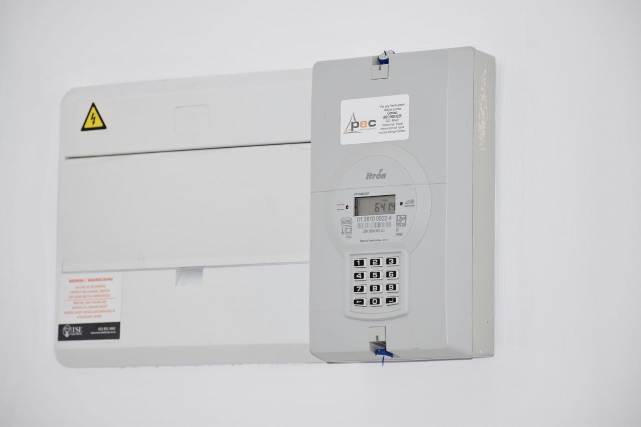 Contador eléctrico y caja de fusibles